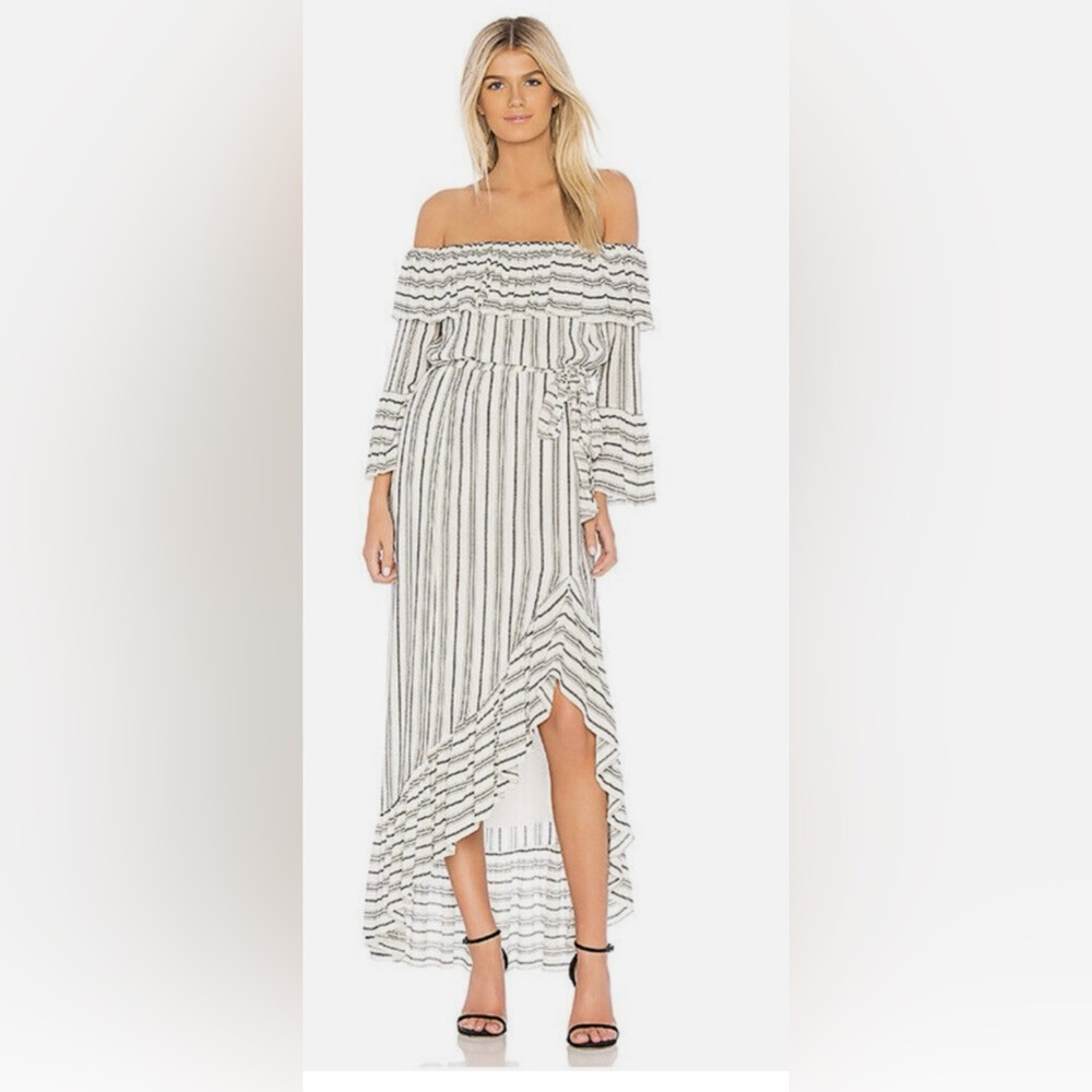 NWT💥Off-Shoulder black and white Striped Maxi Dress, size small